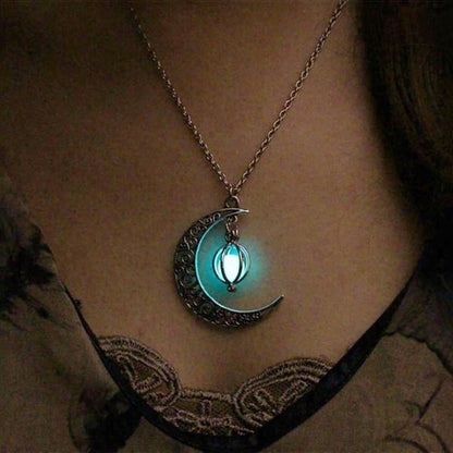 Luminous Moonstone Healing Necklace - Perfect Gift for Women!