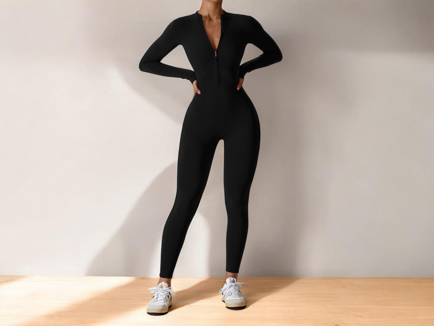 Chic Women's Fitness Jumpsuit with Stylish Zipper Design - Long Sleeve Workout Essential