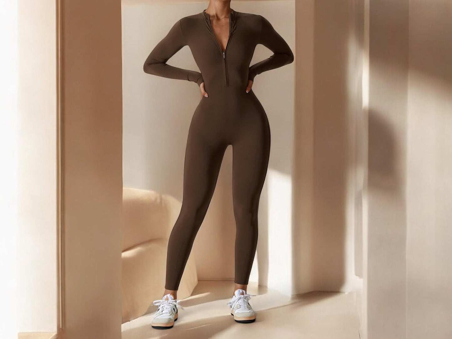 Chic Women's Fitness Jumpsuit with Stylish Zipper Design - Long Sleeve Workout Essential